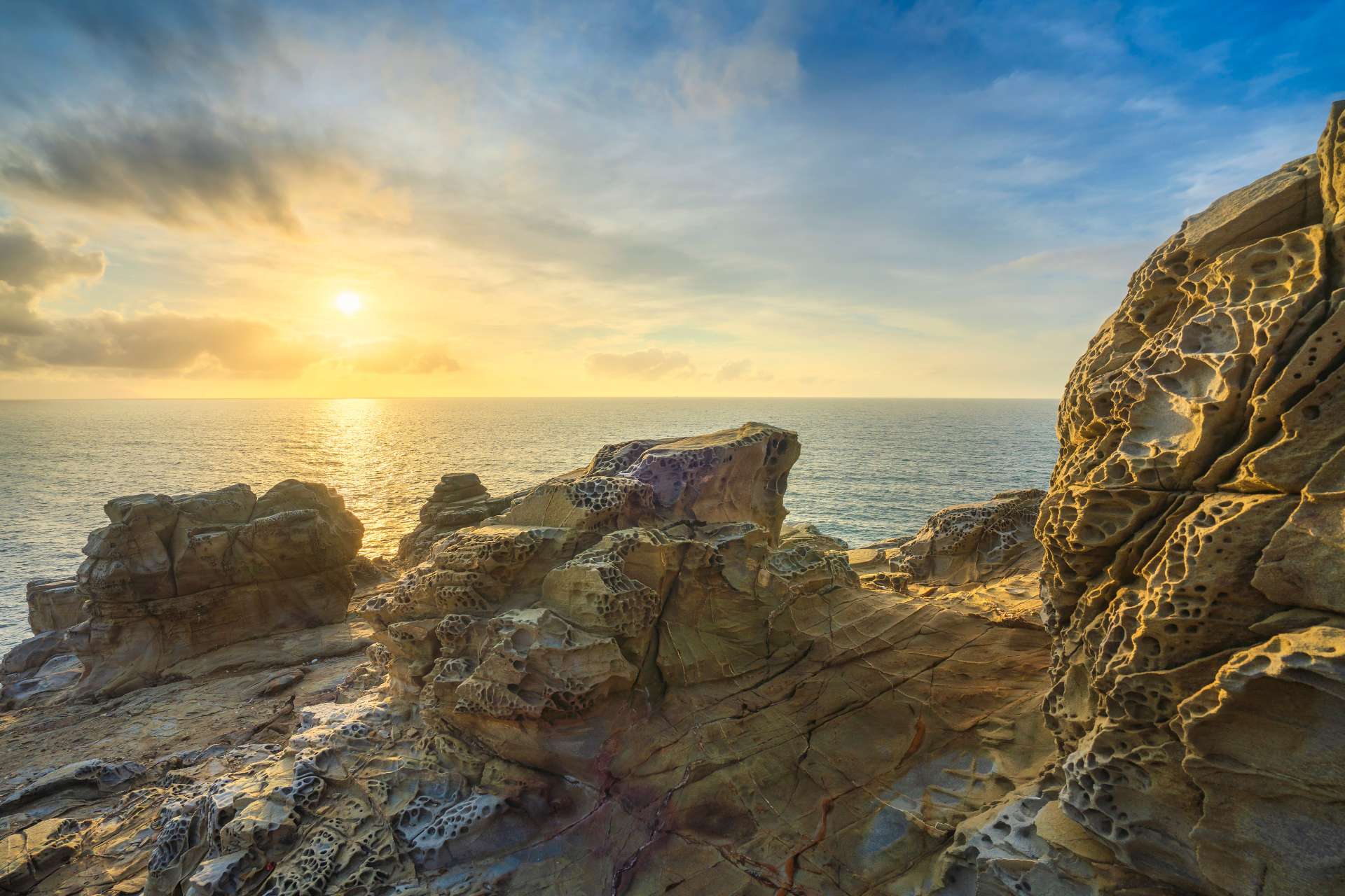 Tramonto sugli scogli di Cala San Quirico