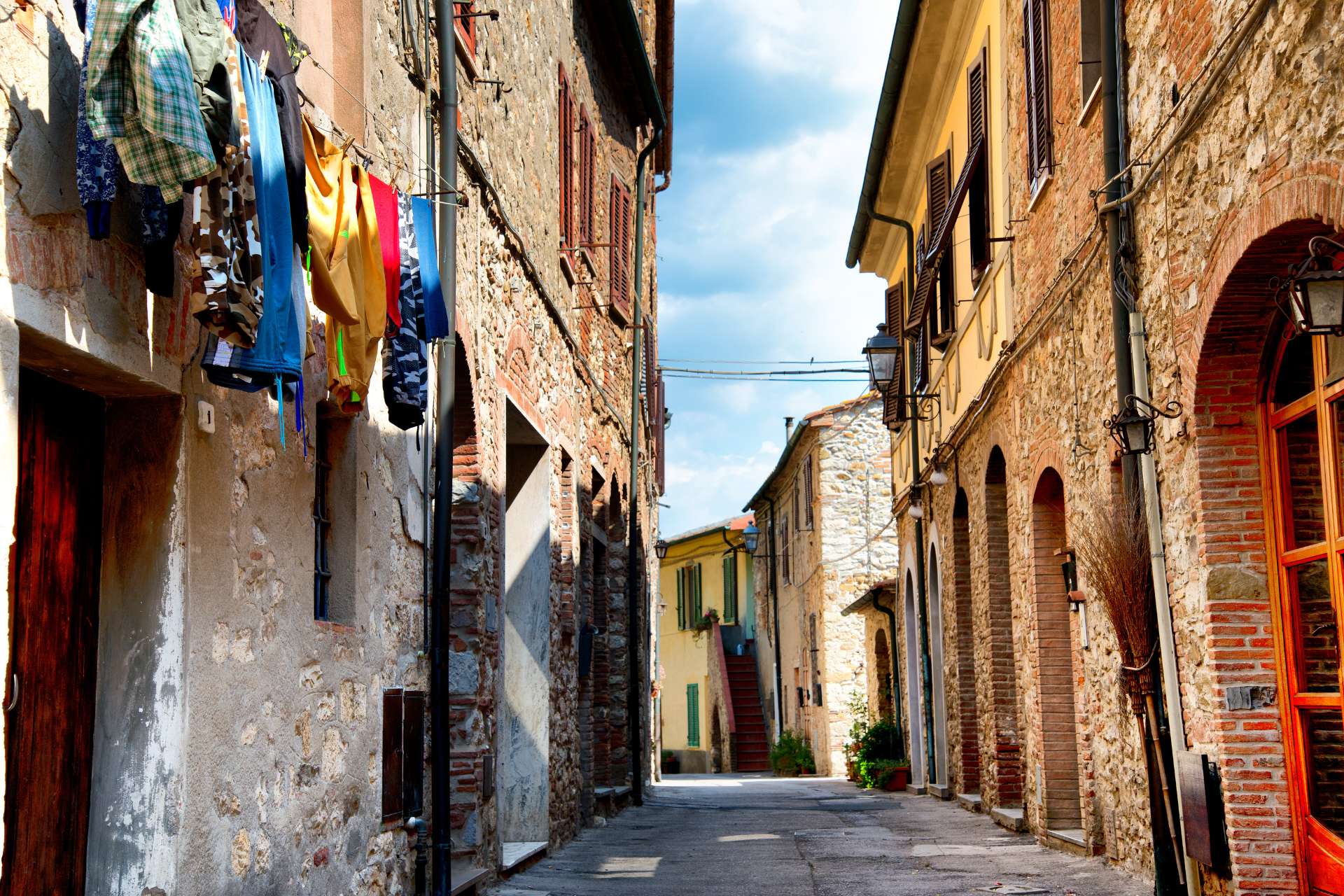 Strada del borgo medievale di Suvereto