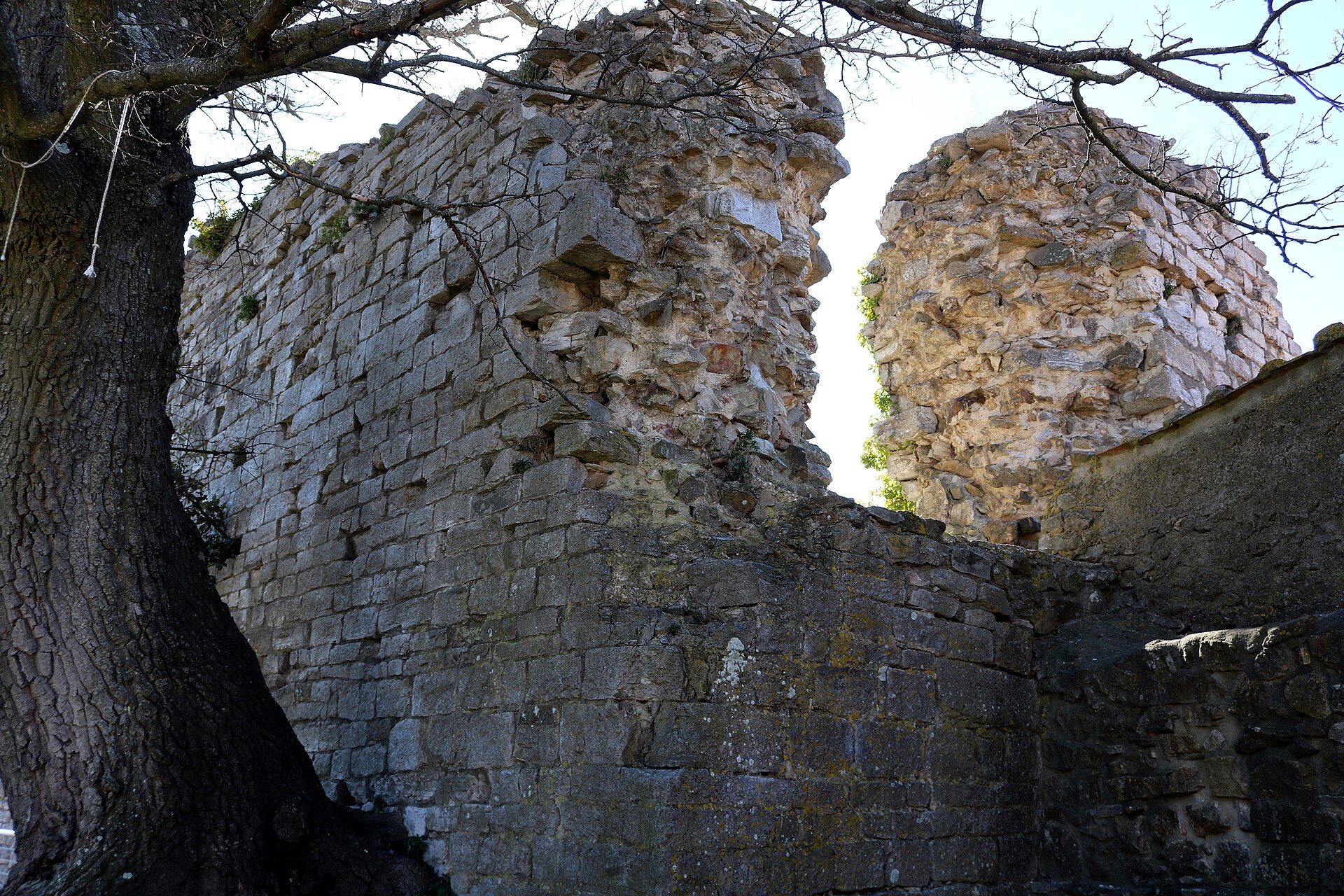 Resti della Rocca degli Alberti a Monterotondo Marittimo