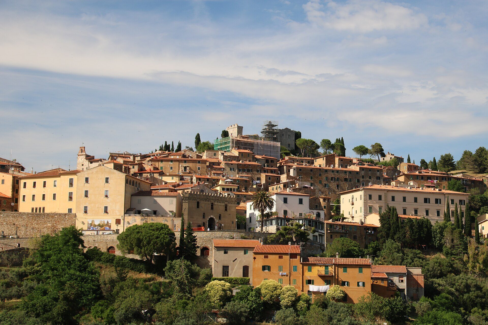 Veduta del borgo di Campiglia Marittima